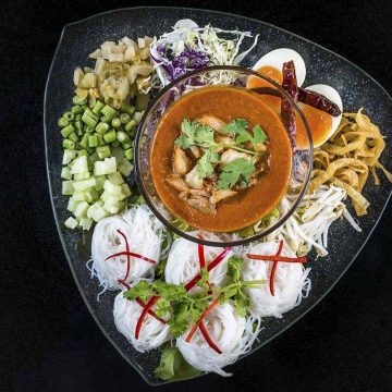 What elements make Thai restaurants very special and different from others?